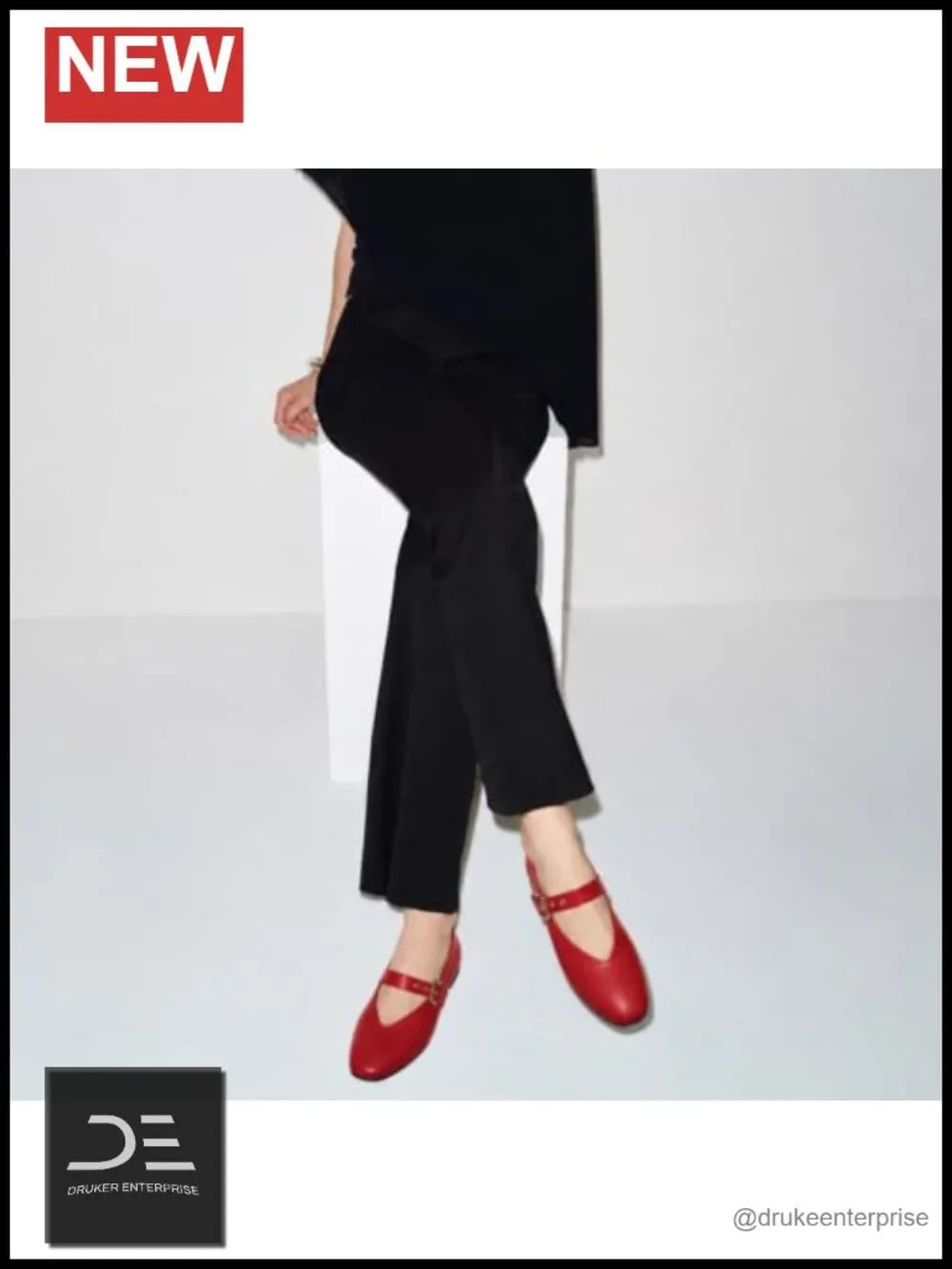 Women's Round Toe Mary Jane Flats with Adjustable Buckle Strap Slip On